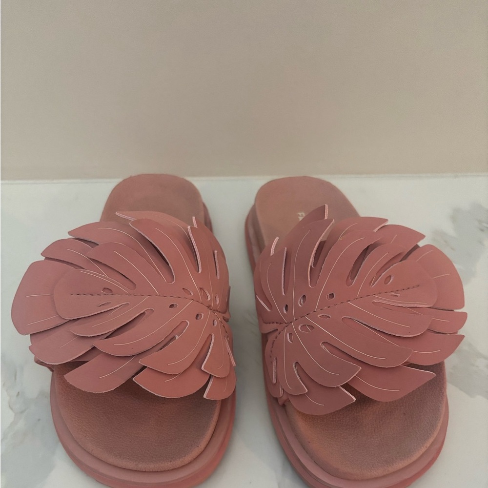 Farm Rio Women's Pink Leaf Sandals